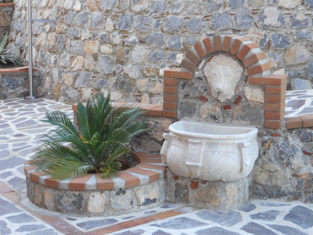 Hotel Caluna Charme San Giovanni a Piro Extérieur photo