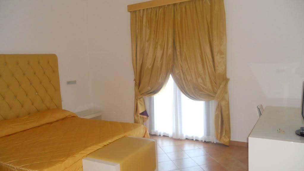 Hotel Caluna Charme San Giovanni a Piro Extérieur photo