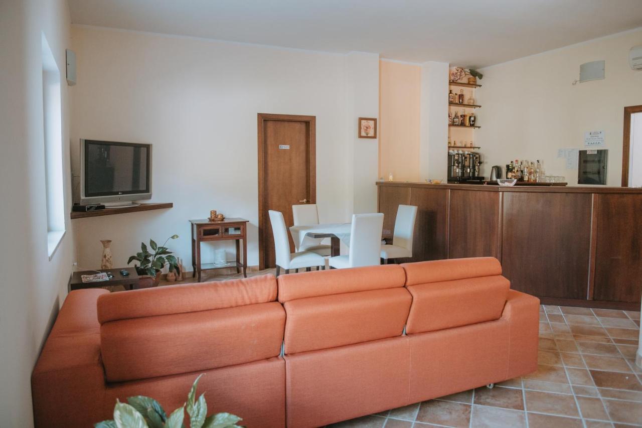 Hotel Caluna Charme San Giovanni a Piro Extérieur photo