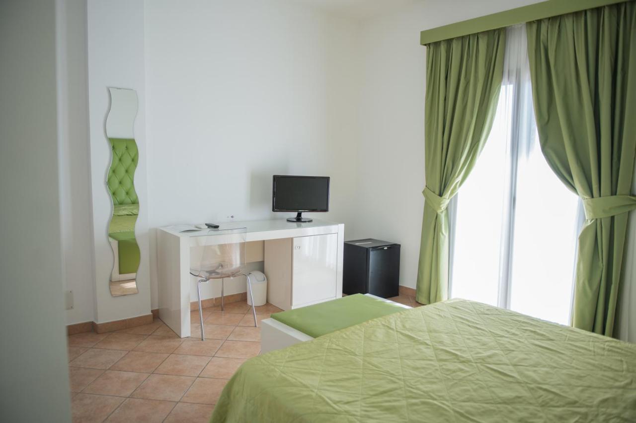 Hotel Caluna Charme San Giovanni a Piro Extérieur photo