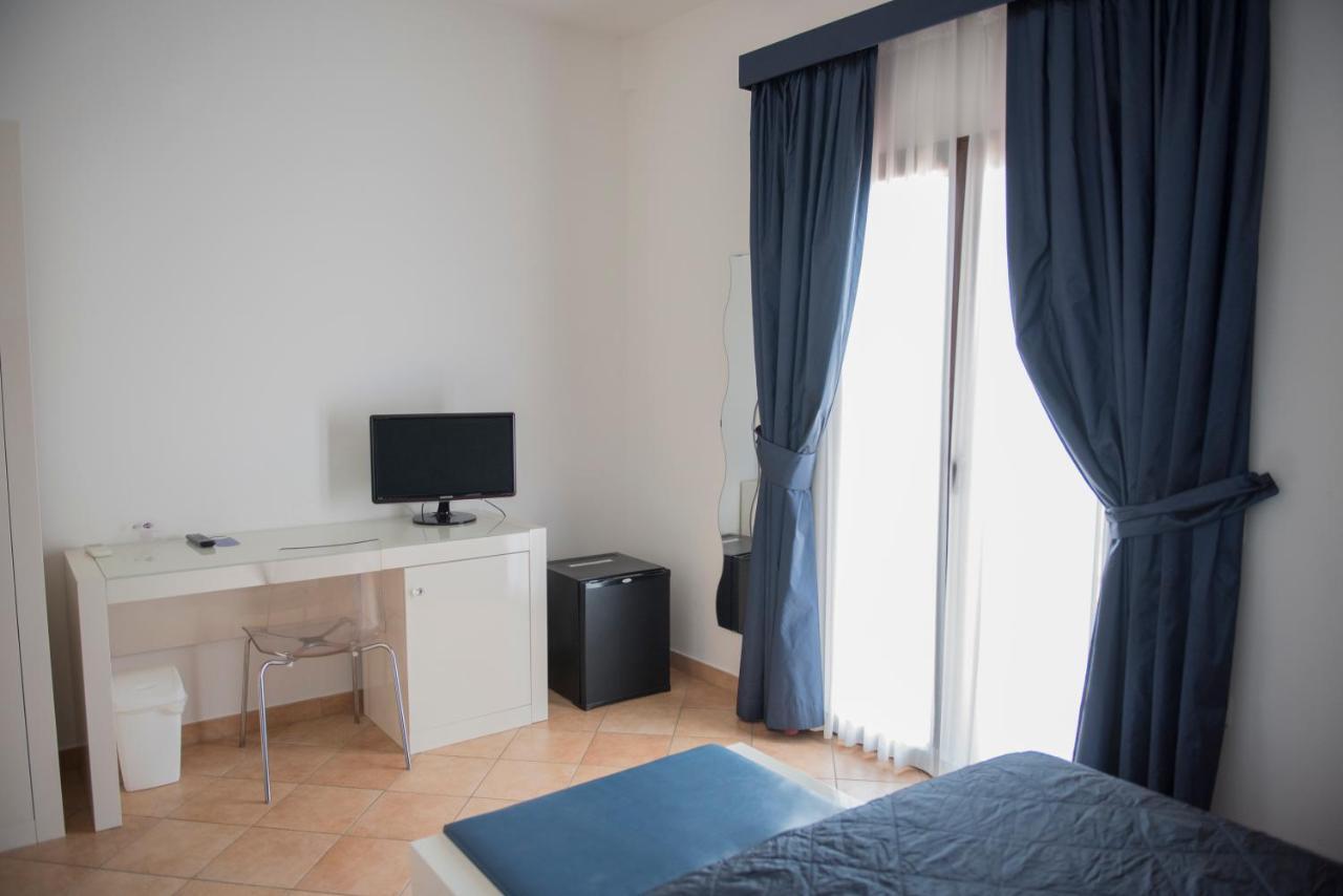 Hotel Caluna Charme San Giovanni a Piro Extérieur photo